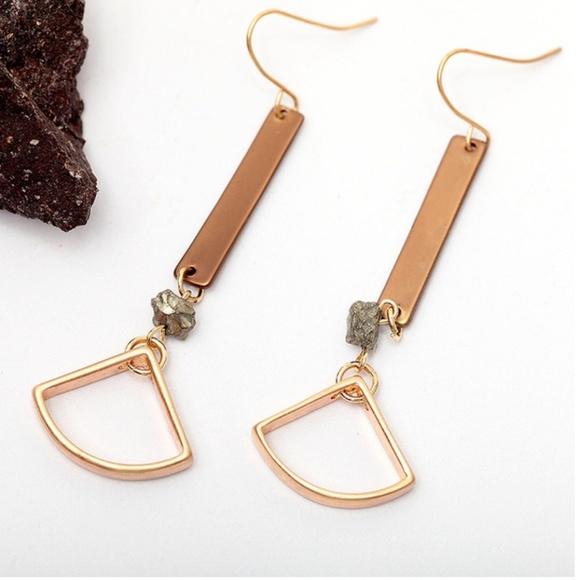 Boho geometric pyrite earrings - Picture 1 of 4